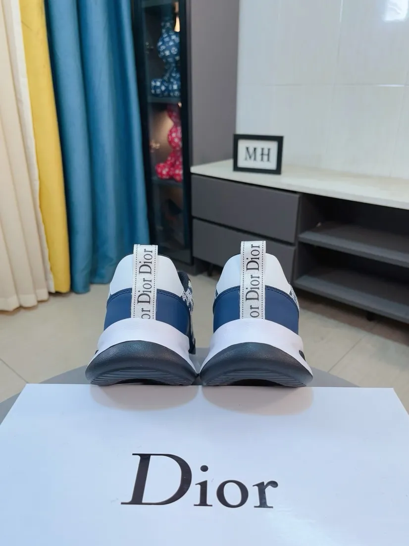 Men's men's shoes 💰440🌹🌹【Dior】Best-selling official website world premiere🔝High-end men's shoes brand official website latest series: The upper is made of imported cowhide with specially designed fabrics➕Mesh breathable lining. Make walking more convenient and comfortable! Compared with the official quality, Midea’s 1:1 replica. Create a fashionable personality to set off your uniqueness! A must-have for trendy men! Classic style. Men's sizes: 38-44.